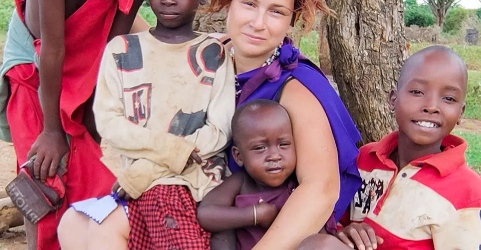 Ilaria con i bambini masai - Tanzania