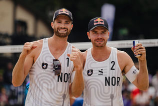 God start for de norske sandvolleyballparene i Hamburg