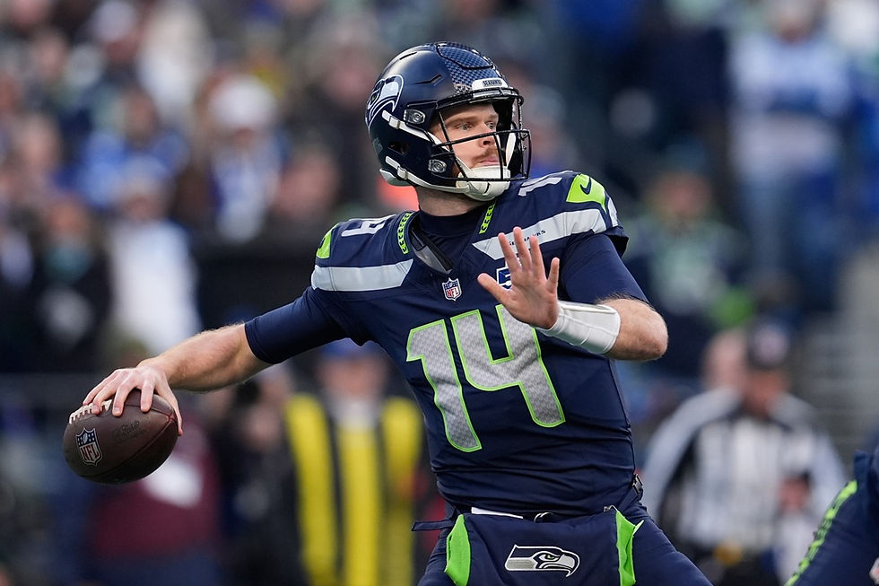 Seattle Seahawks’ quarterback Sam Darnold kaster ballen i første omgang av NFC Championship-kampen i amerikansk fotball mot Los Angeles Rams, søndag 25. jan. 2026 i Seattle. (AP Photo/Godofredo A. Vásquez)