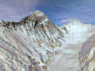 Sherpa funnet i live på Mount Everest etter seks dager