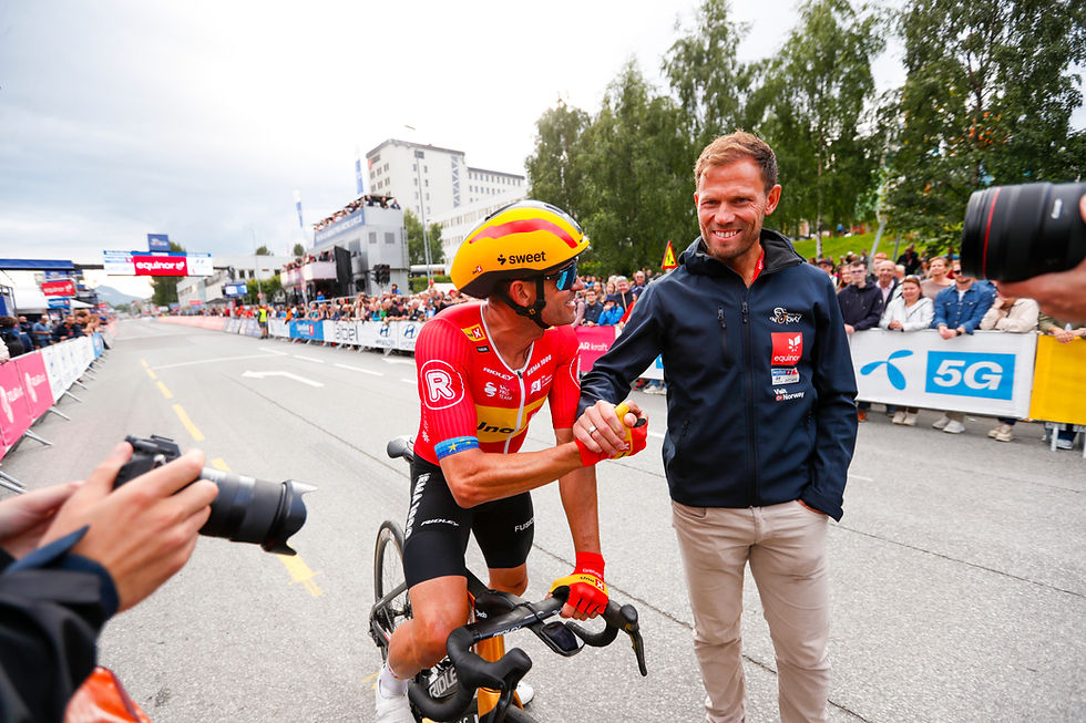 Uno-X-teamsjef Thor Hushovd må krysse fingrene i to uker til. Foto: Rune Stoltz Bertinussen / NTB