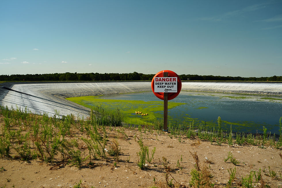 Lavt vannivå ved et vannreservoar i Thetford i England. Foto: Mustakim Hasnath / AP / NTB
