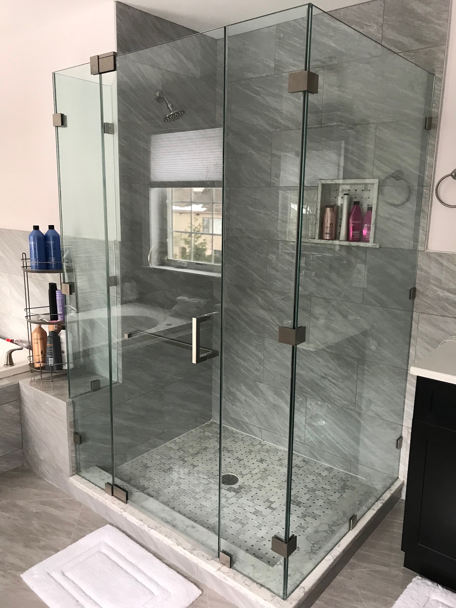 Frame-less Shower