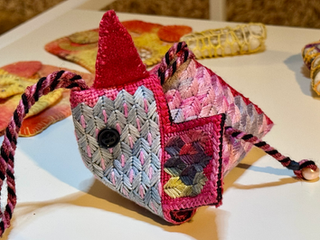 Kleiner Stramin Vogel