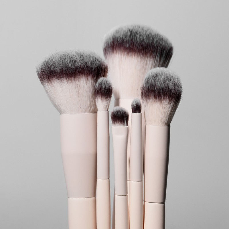 Thumbnail: INGLOT Deluxe Silver Brush Set in Case
