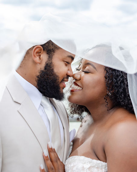 Timeless wedding photos are printed ones!