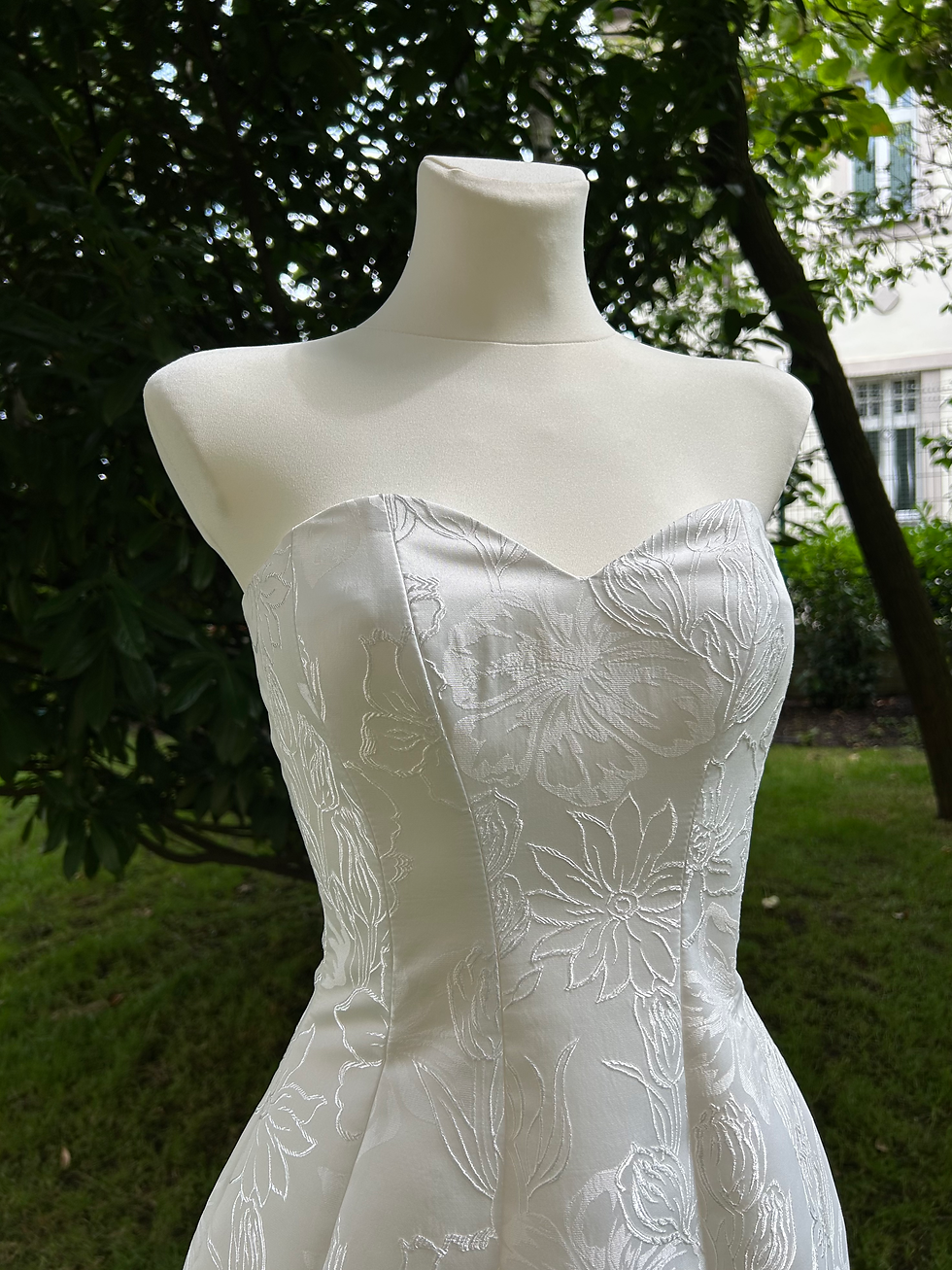 Miniatura: Žakárové mini šaty