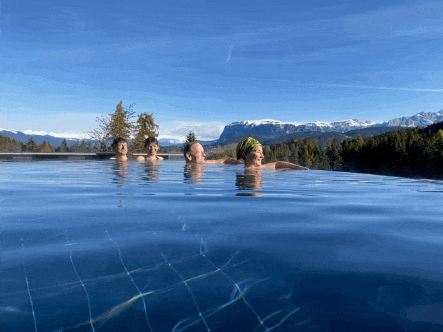 SOLEMON_Infinity_Pool_Pfösl.gif