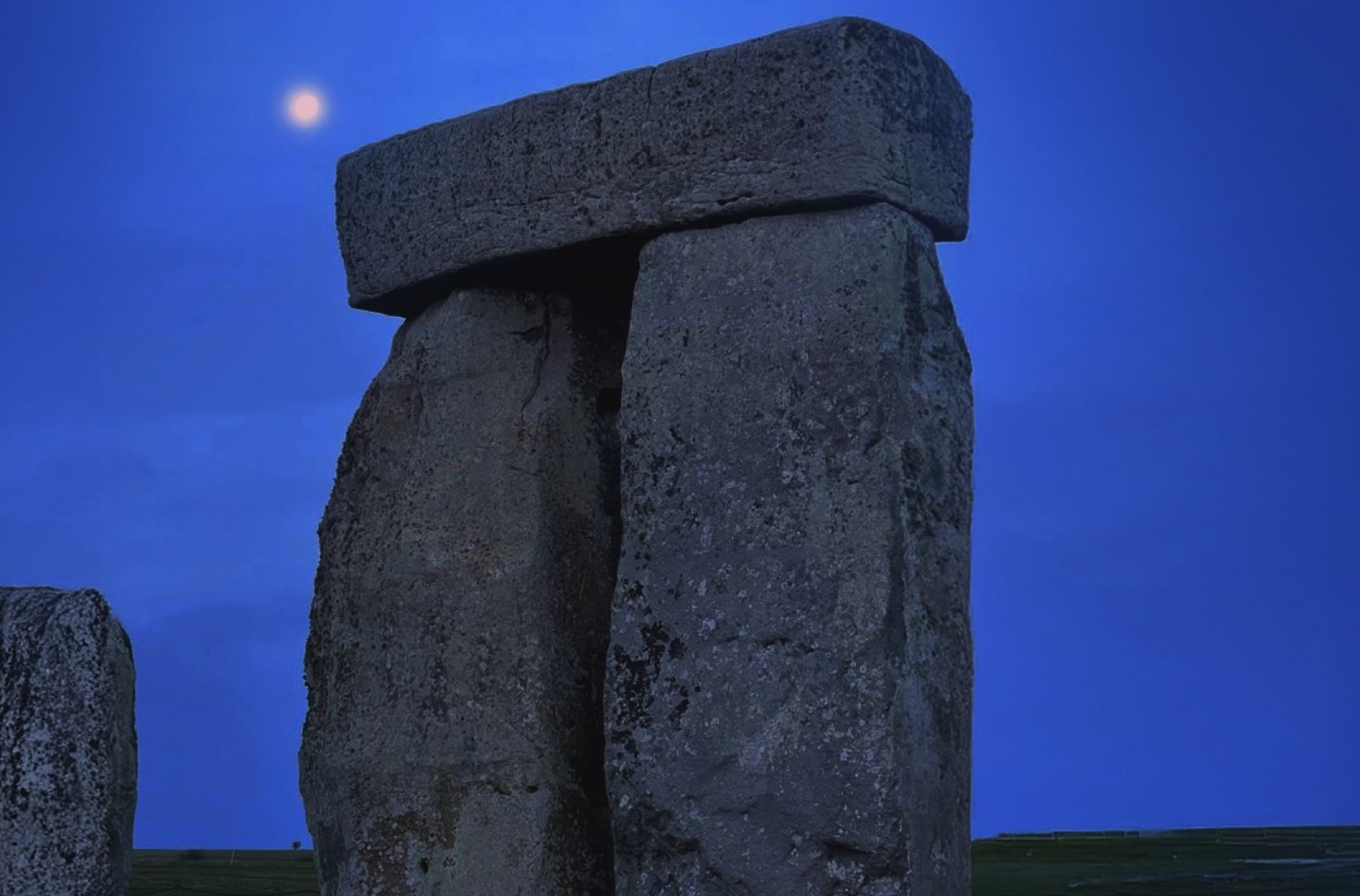 STONEHENGE MOON.png