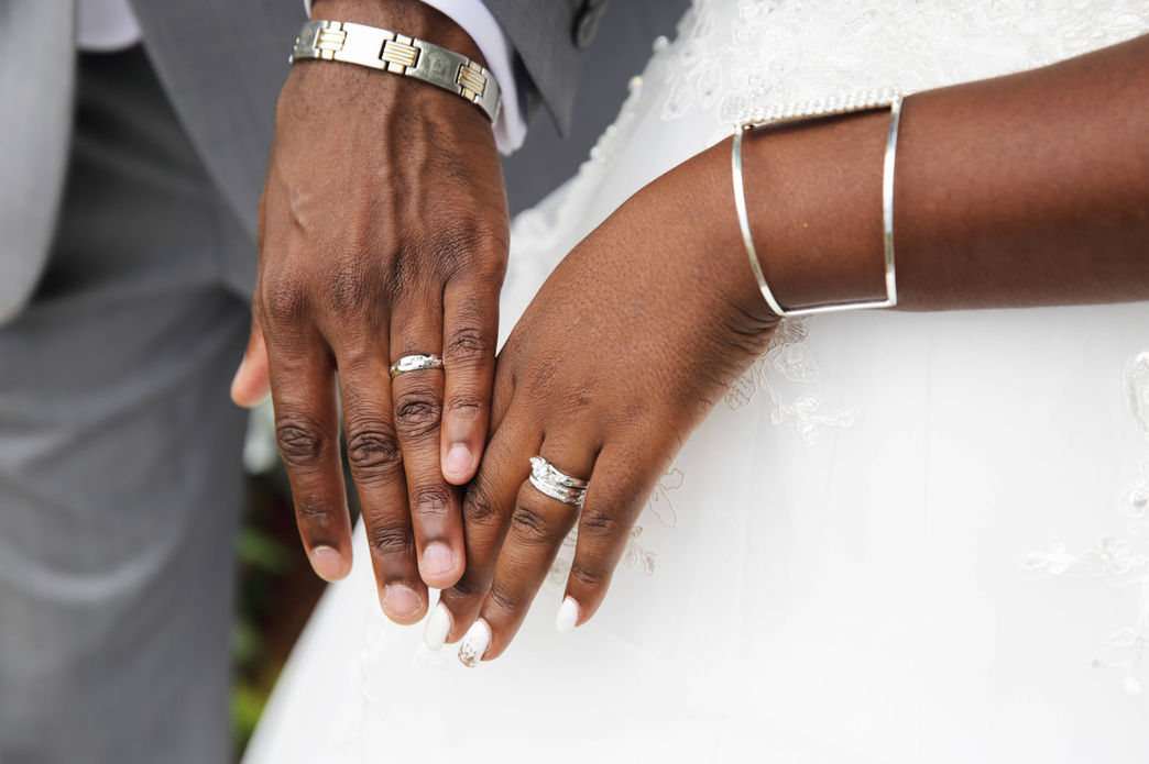 sadiophoto - mariage 07 - main dans la main.JPG