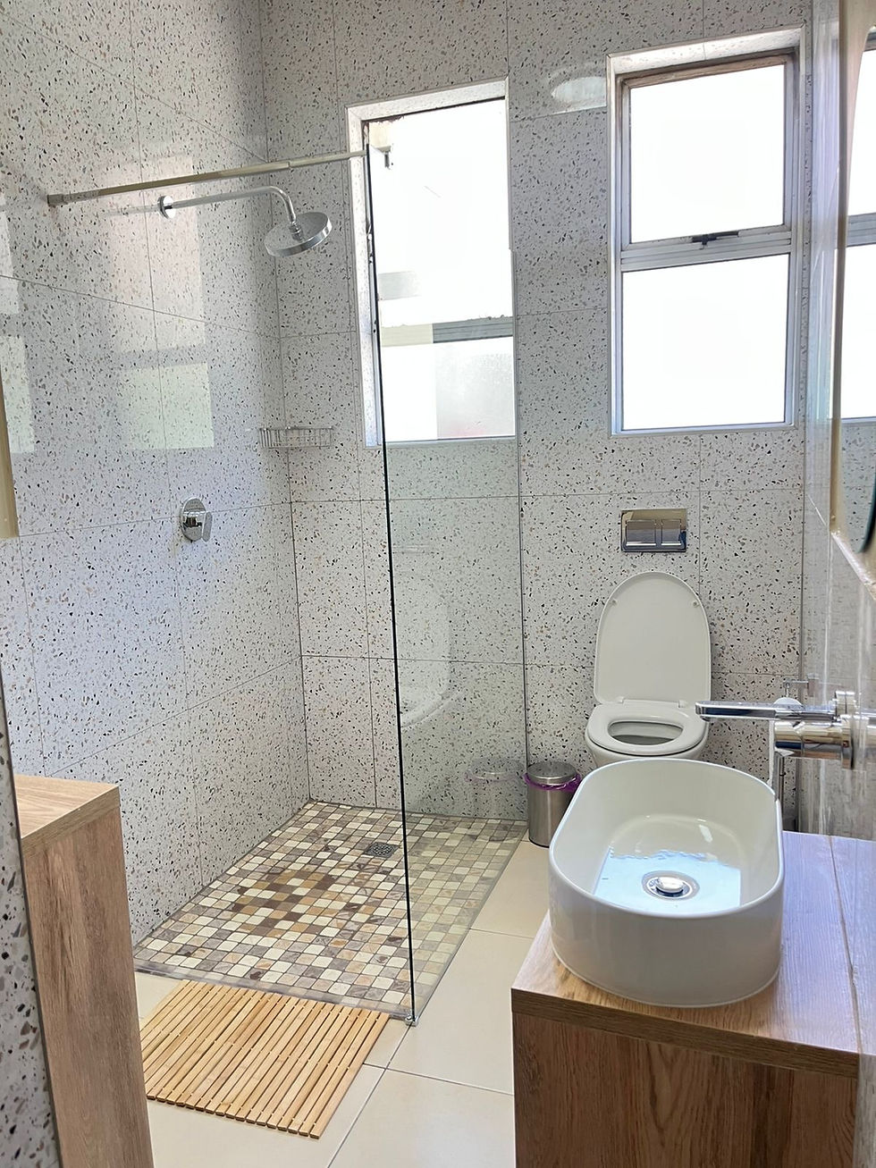 Shared Luxury Bathrooms
