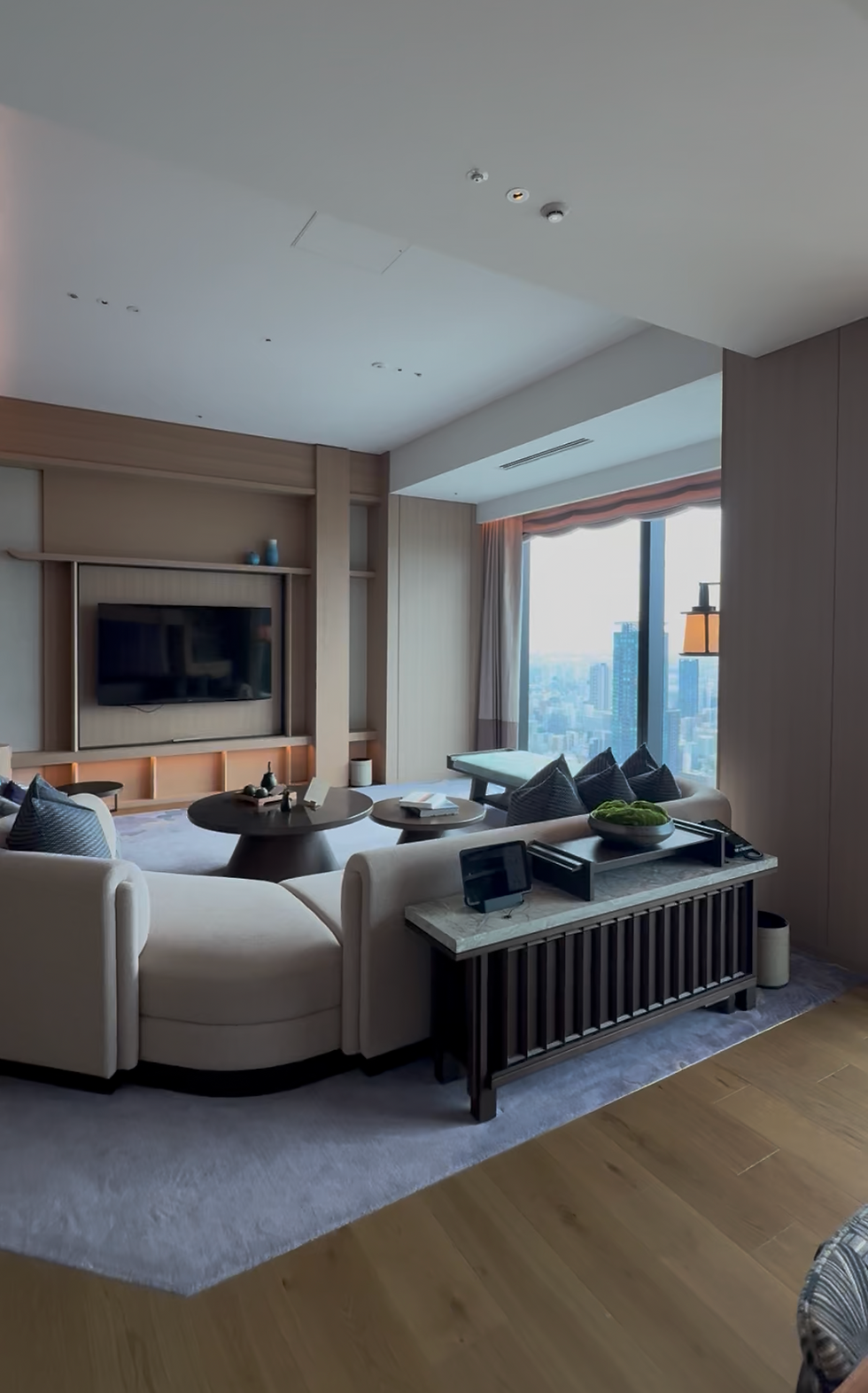 Waldorf astoria osaka living room king corner suite
