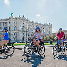 AT_Vienna_Bike Excursion_PhotogVV_VOV02077_edit.jpg