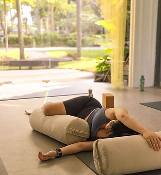 Yoga restorative