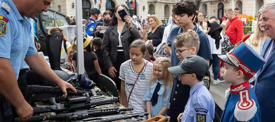 (I) Elevii și profesorii din România sunt total neinstruiți în cazul unui atac armat într-o școală