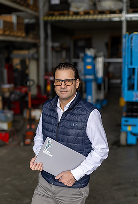 AI Swiftly - Samuel - Action.png