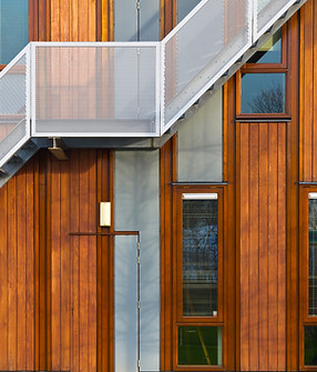 Metal Trapper på træ Facade