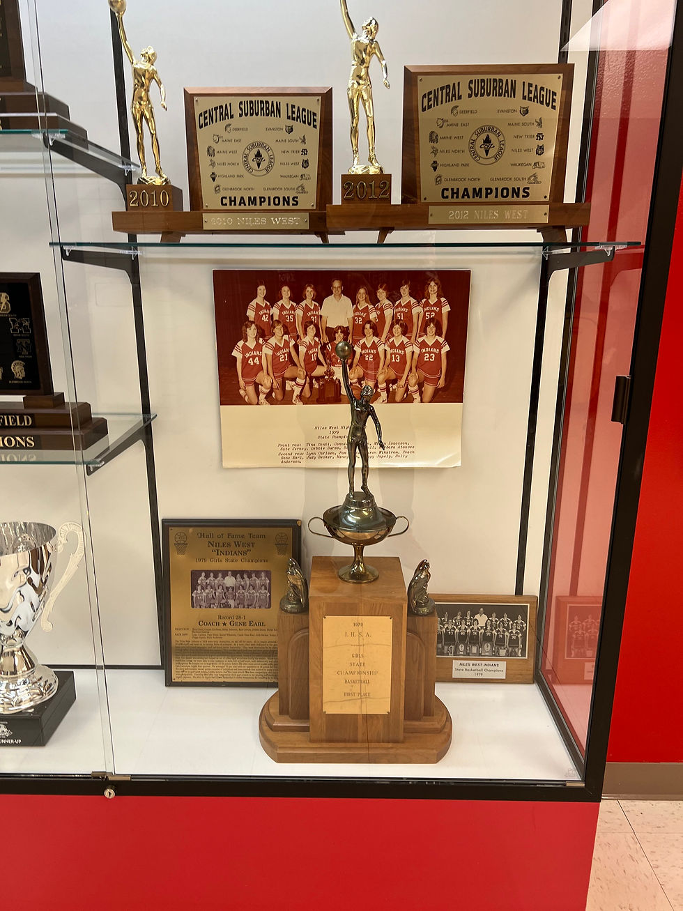 #15 seed Niles West (Skokie) wins IHSA Regional Quarterfinal over #18 seed Mather (Chicago) as junior Eldin Becovic has a double/double and senior Asani Dixon shuts down high scoring Adin Smajlovic!!!