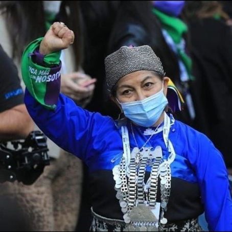 Mujer Mapuche es elegida presidenta de la Convención Constitucional chilena