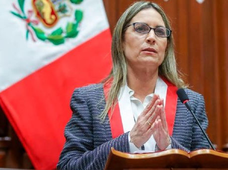 María del Carmen Alva: "Nos encontrará defendiendo la Constitución"
