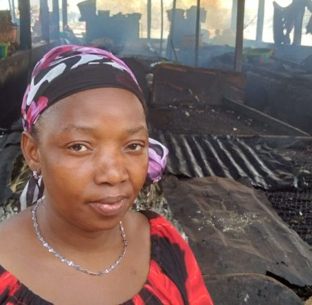 Mujeres de África; ahumadoras de pescado en Conakry
