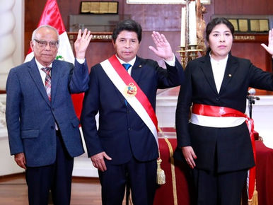Betssy Chavez juró como presidenta del Consejo de Ministros