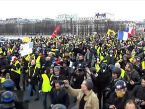 Chalecos amarillos vuelven a las calles de Francia