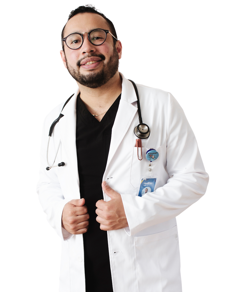 Médico para citas para control prenatal sonriendo