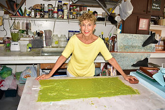Del Foxton making paper