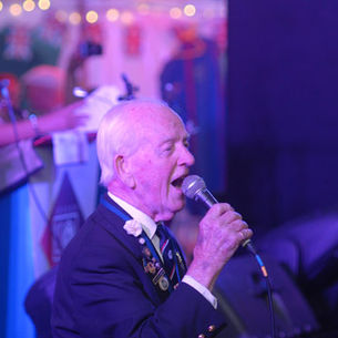 Fast Eddie's Blog: Chalke Valley History Festival - 27 June 2015