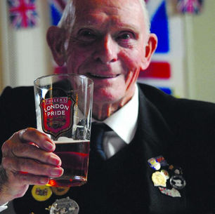Taxi Charity Press Release: Black cab convoy honours veterans with seaside trip