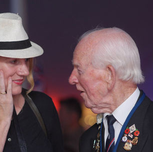 Guest Blog: All singing, all dancing WW2 veterans delight the public at the Chalke Valley History Fe