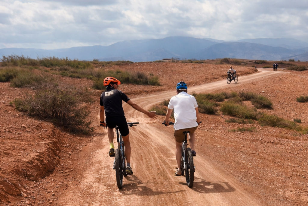 Aventure en vélo électrique et trottinette tout-terrain à Lalla Takerkoust – repas inclus au cœur de la nature