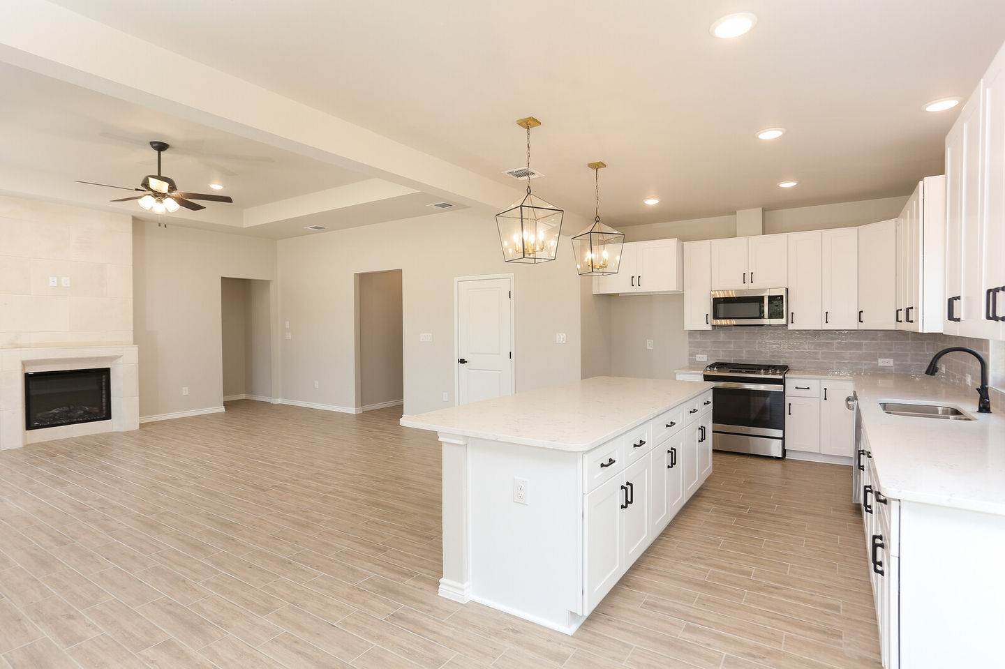 09_153_Edgewood_Circle12_mls