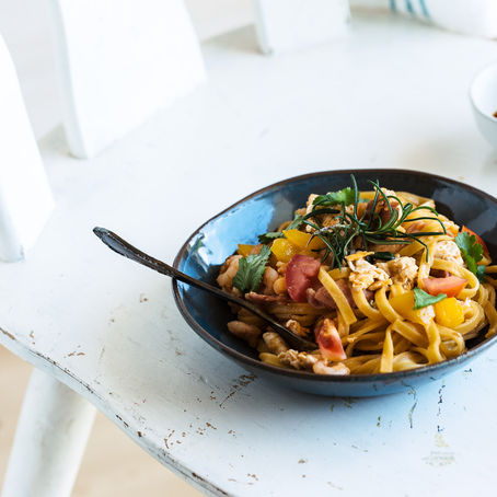 "Friends in my kitchen" - Jed's Surfers Noodles from Australia.
