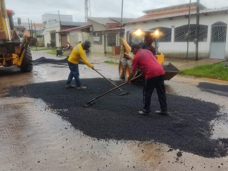 Prefeitura realiza operação tapa buracos em trechos das ruas Duque de Caxias e Cunha Vasconcelos