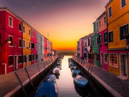 What are some dental tips for Singaporeans going on holiday?