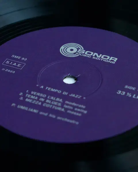 Thumbnail: Close-up of Sonor Music Editions vinyl label, A Tempo Di Jazz