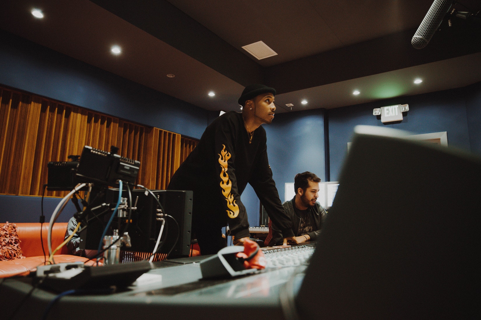 How to Approach Major Recording Studio for a Sound Engineer Job