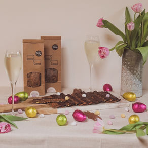 Breakin'Bread crispbread with Easter eggs, flowers and sparkling wine