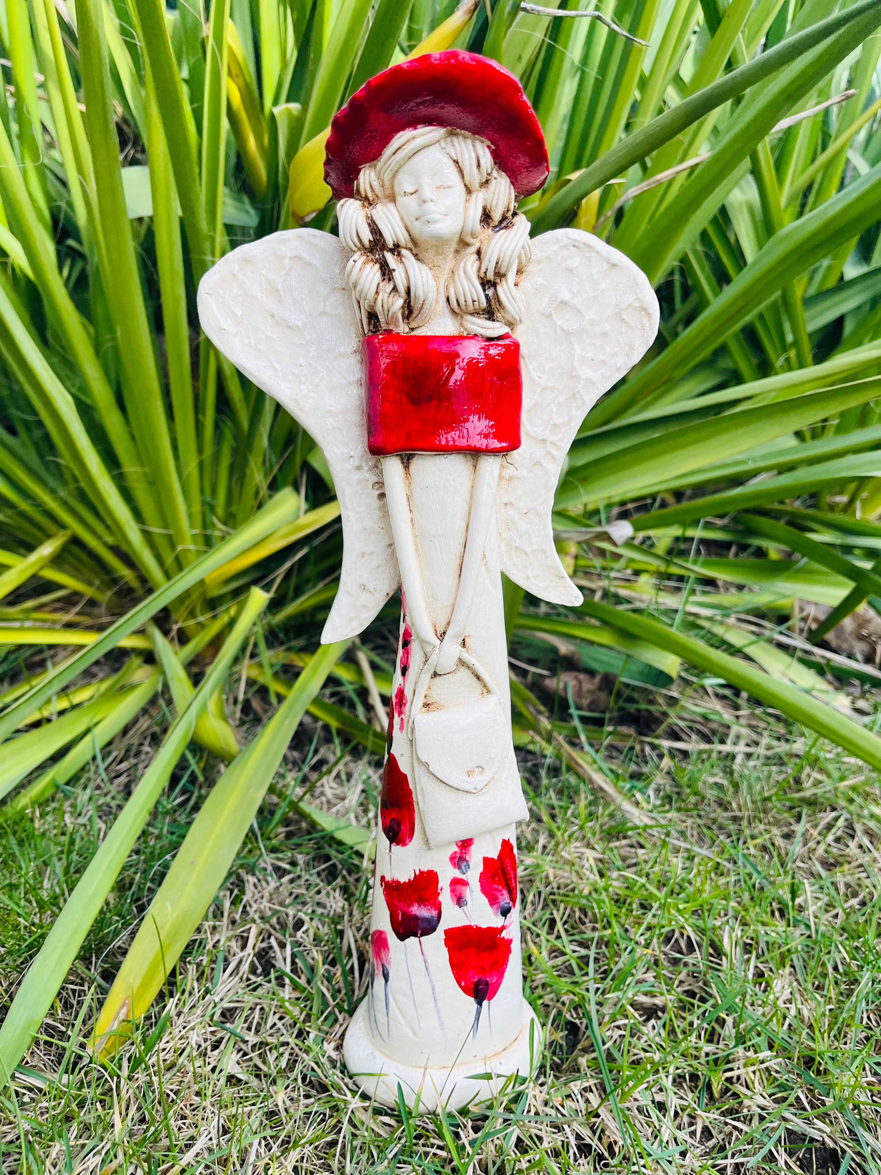 Anioł z torebką w kapeluszu - Rękodzieło, ręcznie malowane-MAKI ART