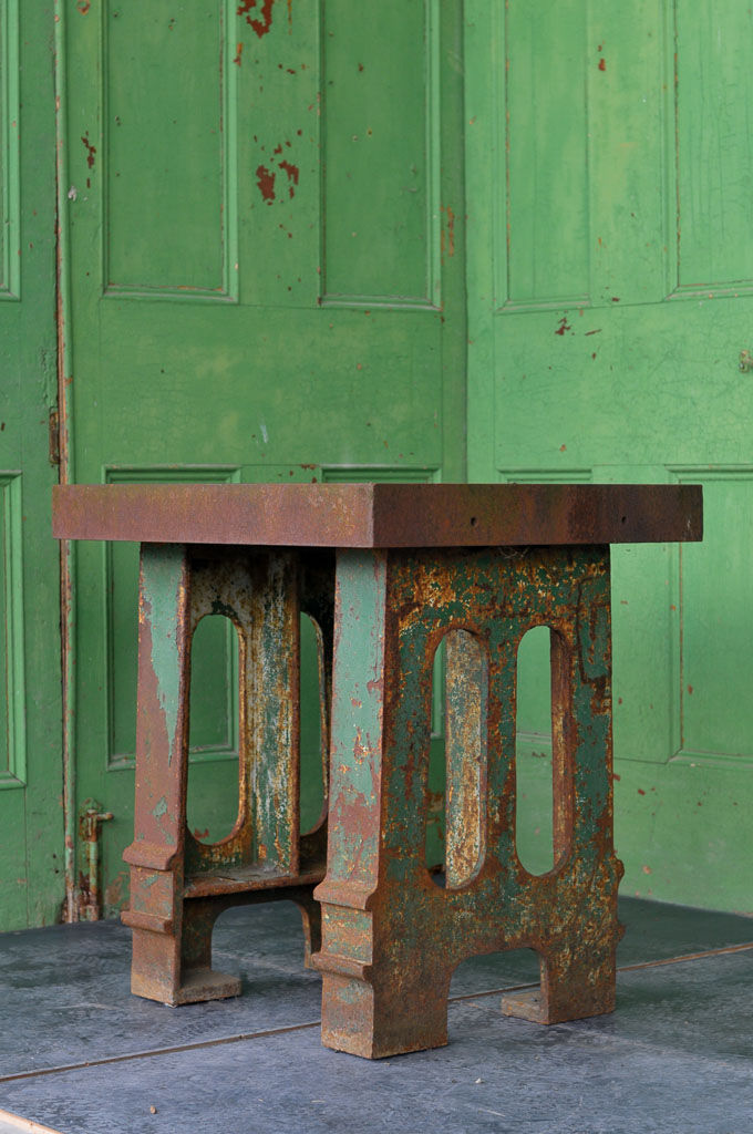 Thumbnail: Cast Iron Surfacing Table