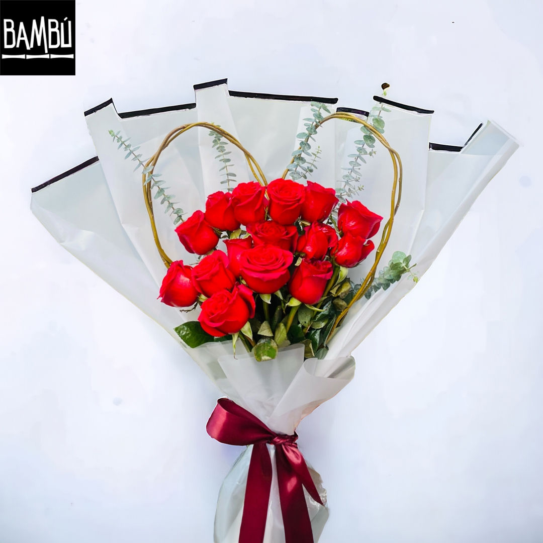 RAMO CORAZÓN DE ROSAS