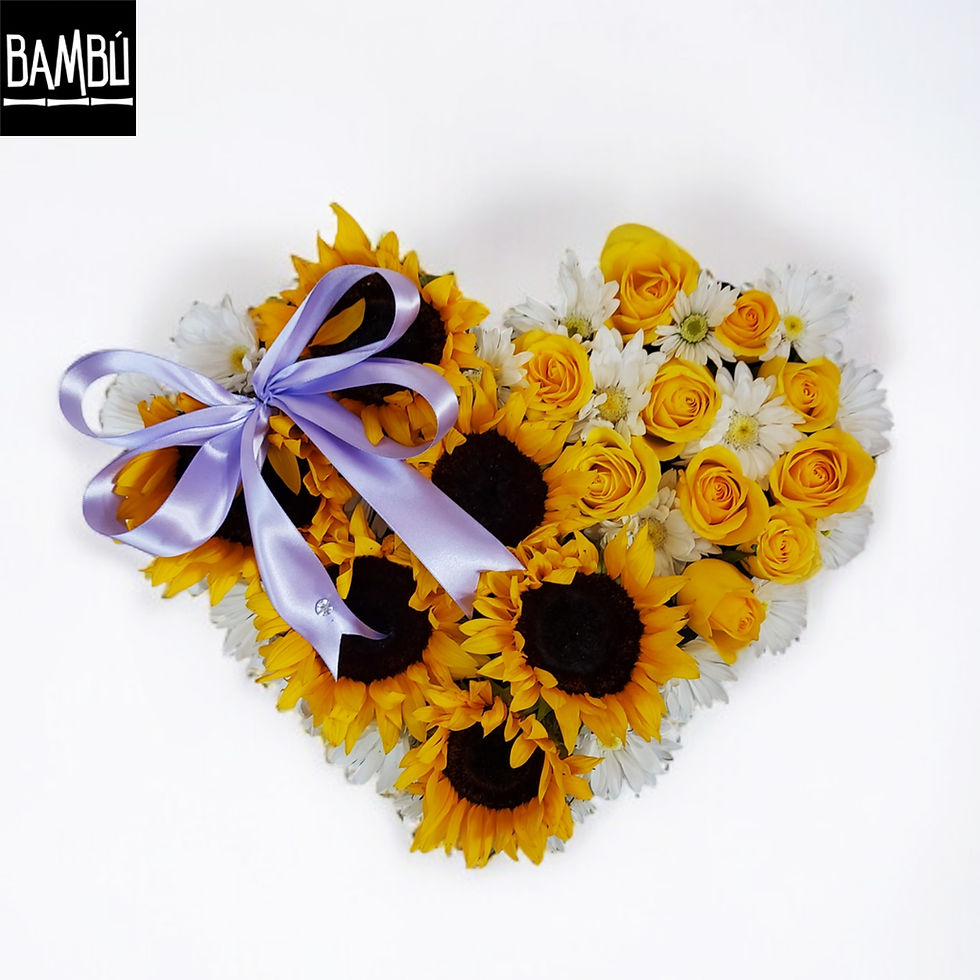 CORAZÓN CON GIRASOL Y ROSA AMARILLA