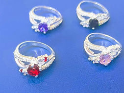 Anillo piedra de color