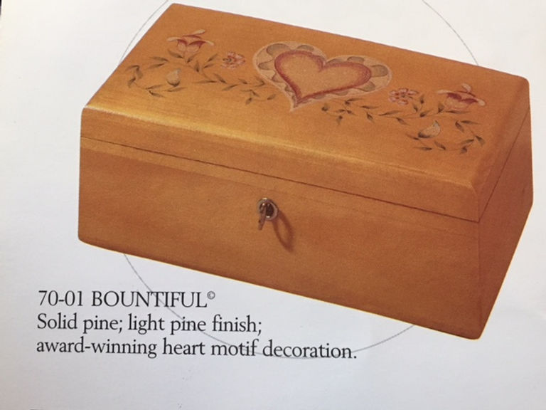 Lane cedar box - Heart