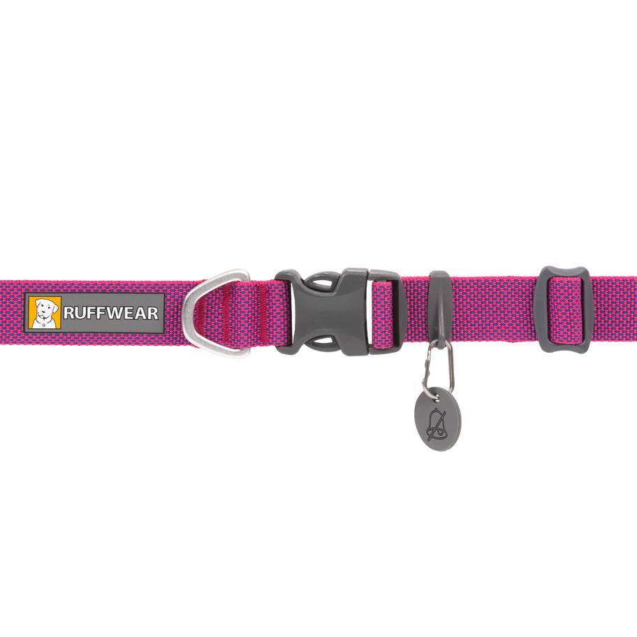 קולר Ruffwear Hi & Light Collar בצבע ורוד Alpenglow פרוש, עם אבזם ותג זיהוי