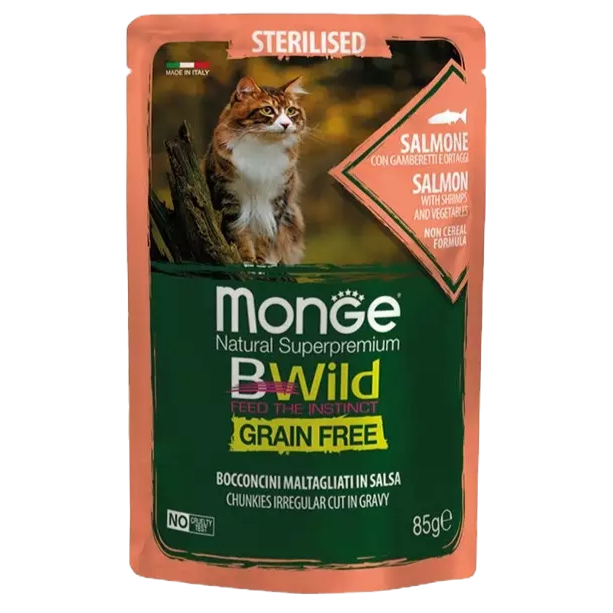 פאוץ׳ Monge BWild Grain Free לחתול מסורס, בטעם סלמון, אריזה ירוקה וכתומה