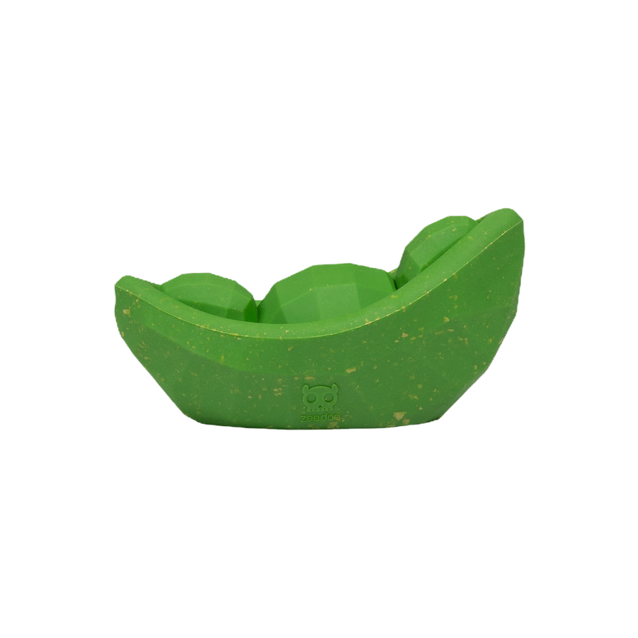 צעצוע לעיסה ירוק Zee.Dog Superveggiez בצורת תרמיל אפונה לכלב