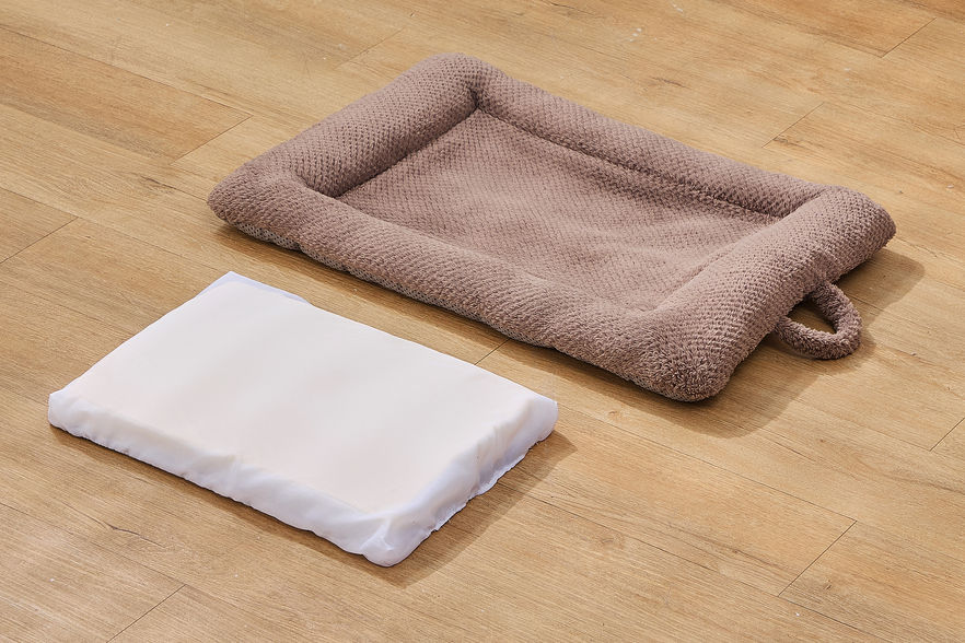 CozyPaws Insulated Pet Mat layers